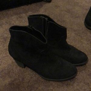 Western style black heeled ankle boot